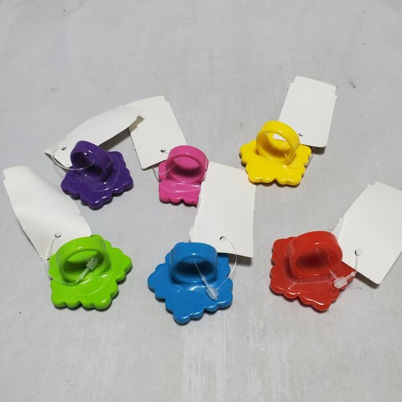 6PC assorted color daisy flower acrylic rings - Picture 5 of 7